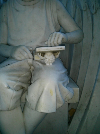 Illustration for article titled Boy's Tombstone Shows Him Playing...Pokémon